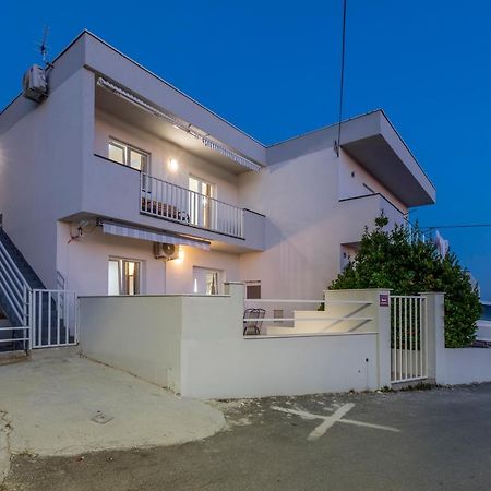 House With Private Pool Magdalena Apartment Podstrana Bagian luar foto