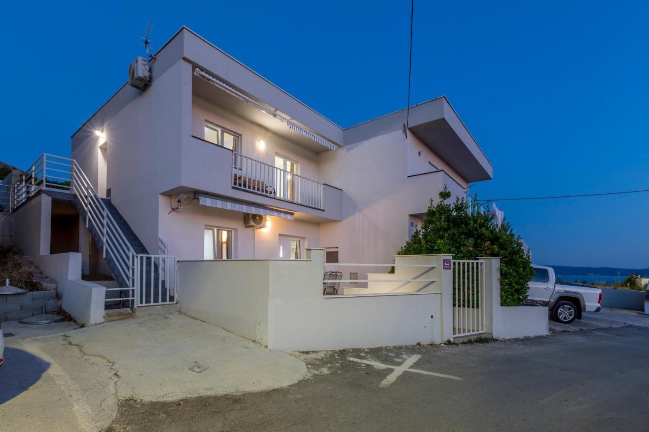 House With Private Pool Magdalena Apartment Podstrana Bagian luar foto