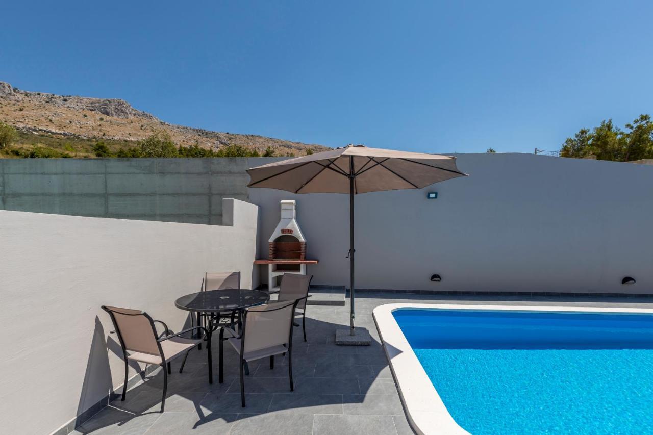 House With Private Pool Magdalena Apartment Podstrana Bagian luar foto