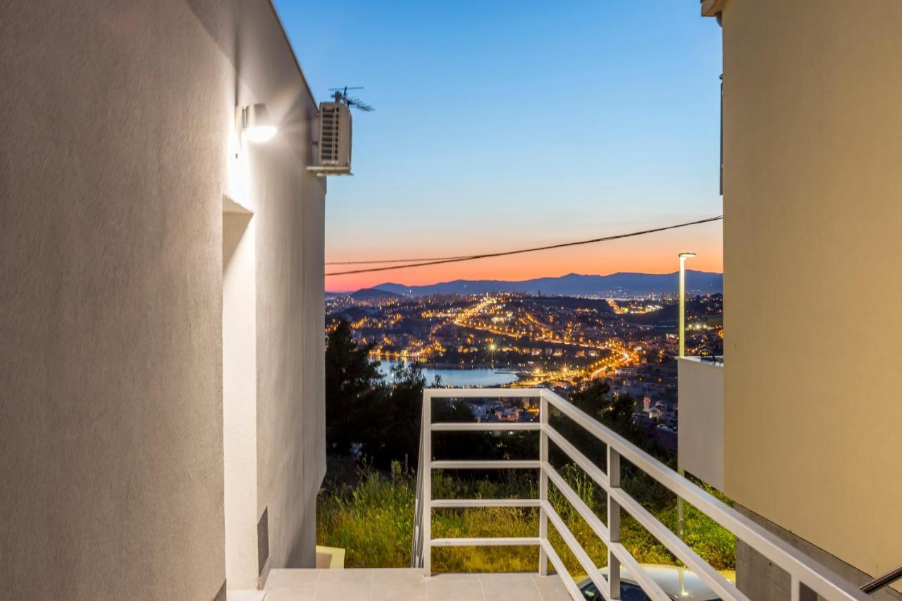 House With Private Pool Magdalena Apartment Podstrana Bagian luar foto