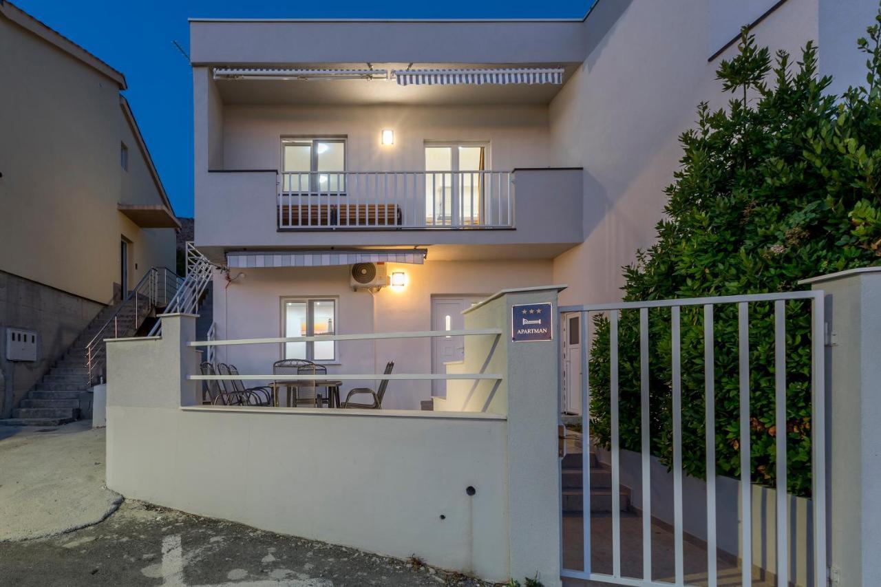 House With Private Pool Magdalena Apartment Podstrana Bagian luar foto