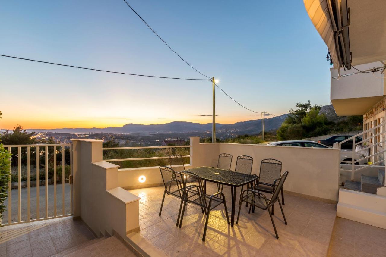 House With Private Pool Magdalena Apartment Podstrana Bagian luar foto