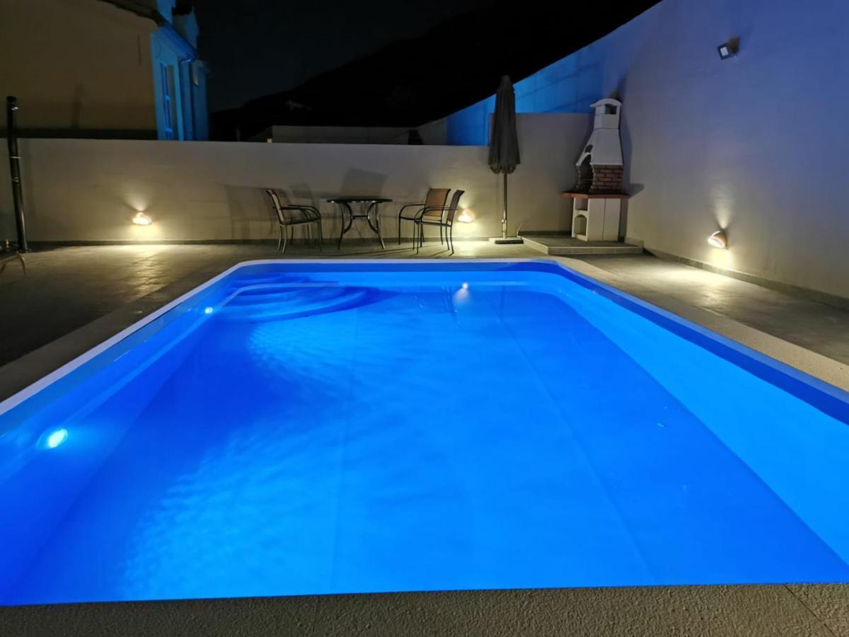 House With Private Pool Magdalena Apartment Podstrana Bagian luar foto