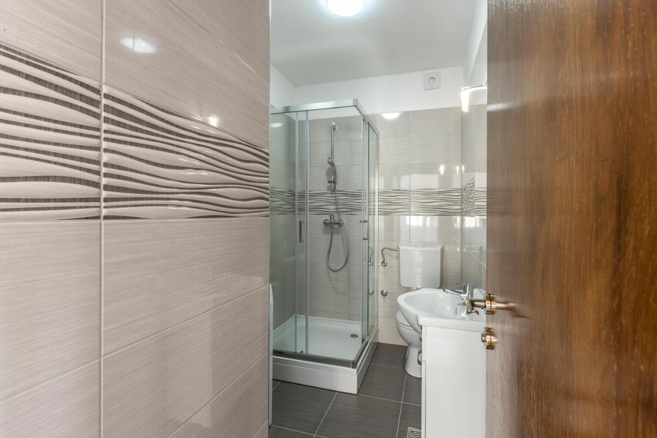 House With Private Pool Magdalena Apartment Podstrana Bagian luar foto