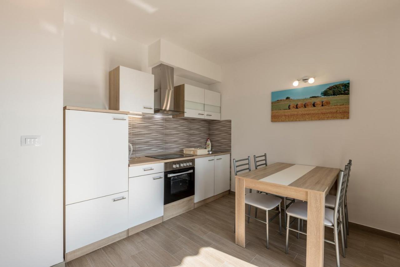 House With Private Pool Magdalena Apartment Podstrana Bagian luar foto