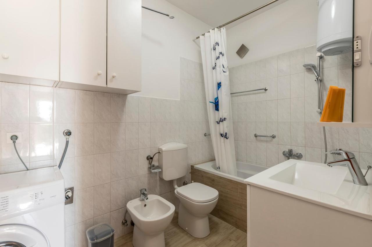 House With Private Pool Magdalena Apartment Podstrana Bagian luar foto