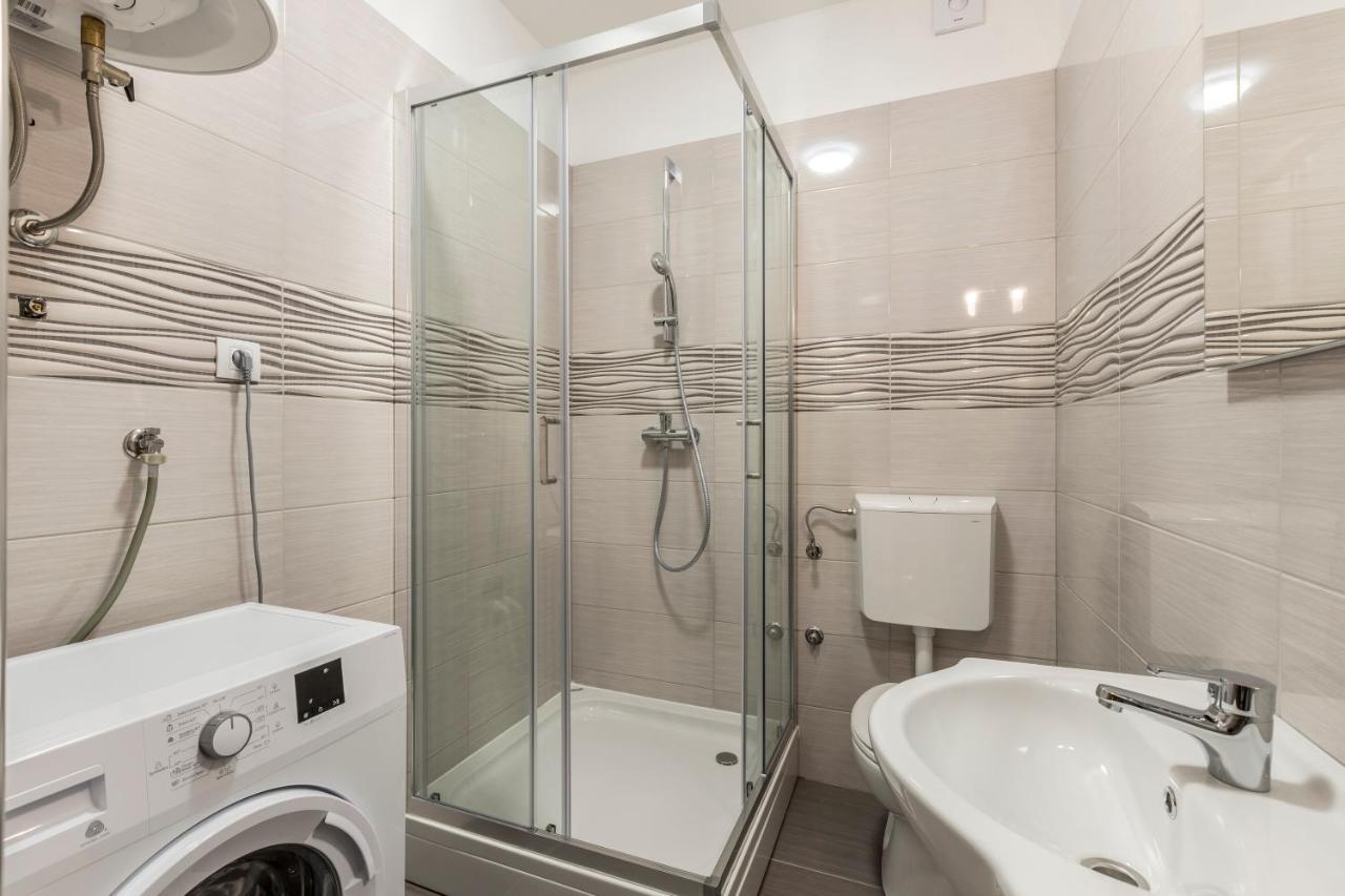 House With Private Pool Magdalena Apartment Podstrana Bagian luar foto