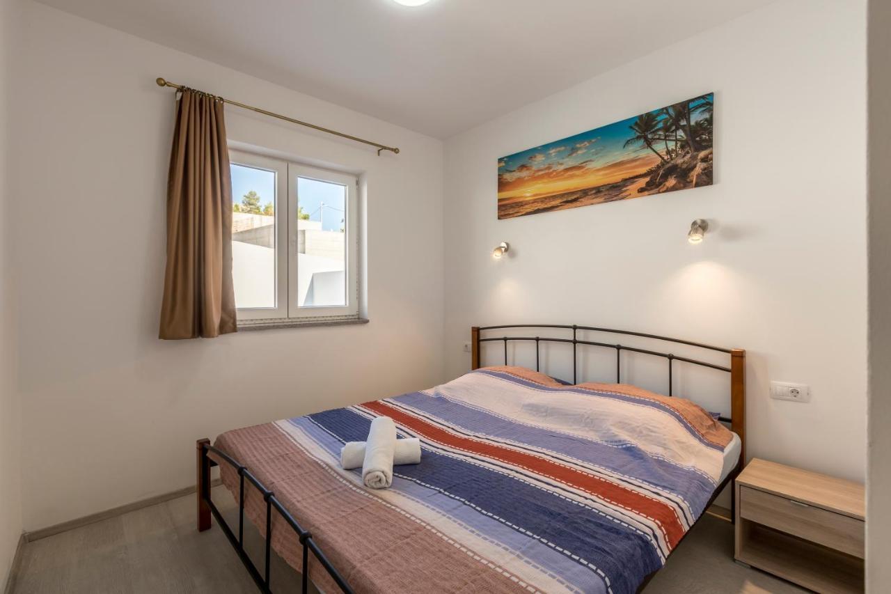 House With Private Pool Magdalena Apartment Podstrana Bagian luar foto